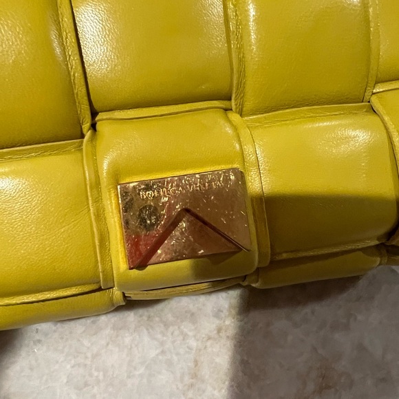 BOTTEGA VENETA
Cassette padded intrecciato leather shoulder bag - Picture 6 of 9